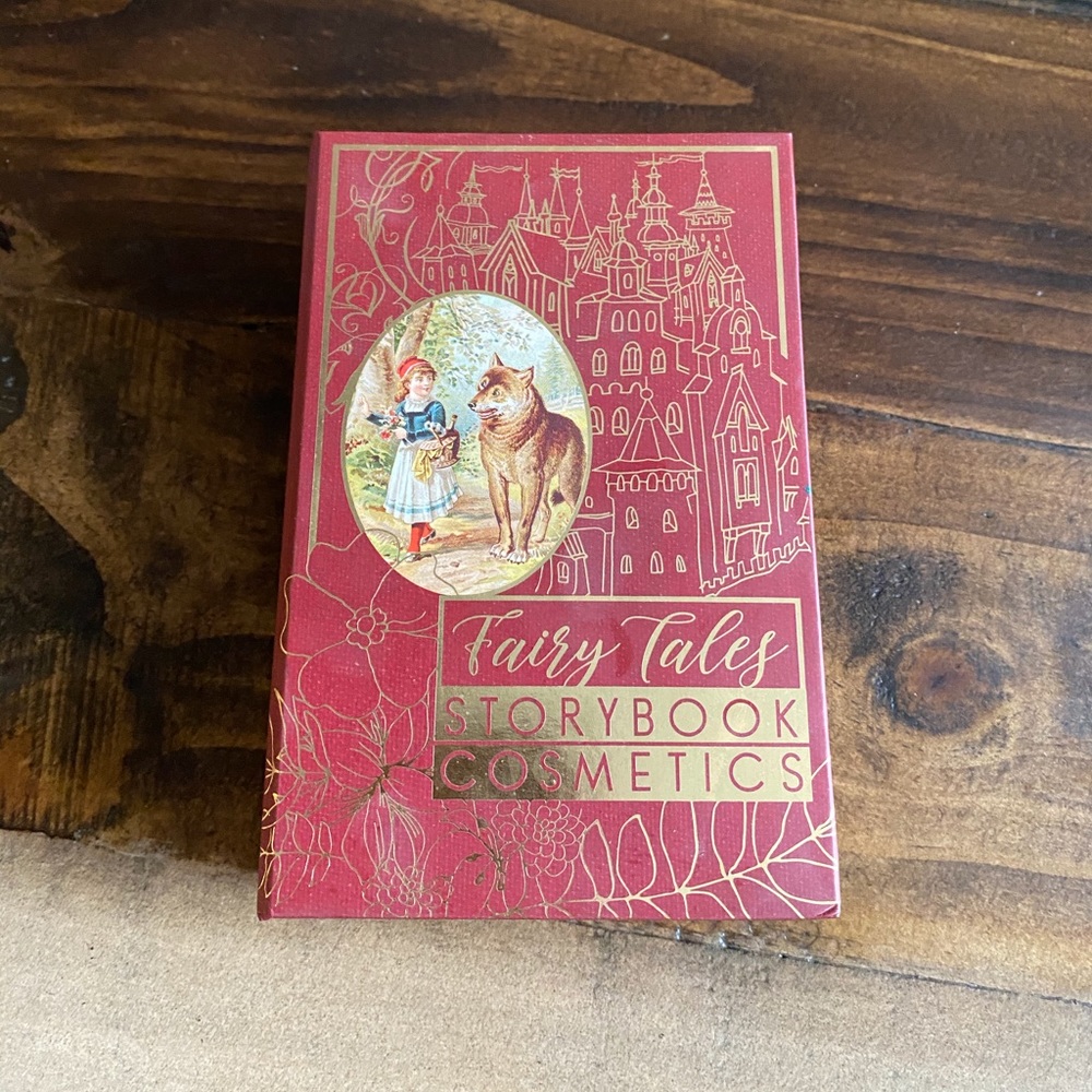 Brand new makeup palette